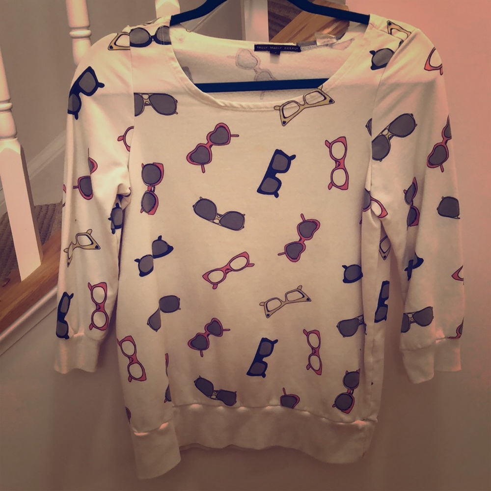 Vintage style sunglasses sweatshirt